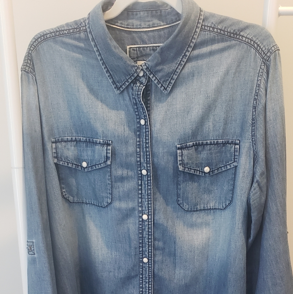 Arizona Jean Company Blue Button Down Shirt